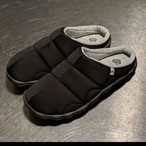 NWOT Black Clarks Cloudstepper Slippers